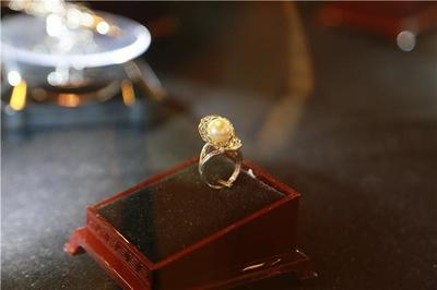 璀璨綻放，創(chuàng)意無限——青島大學首飾與珠寶設計畢業(yè)展引燃藝術火花